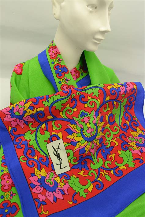 Foulard Yves saint laurent in Lana Rosso 